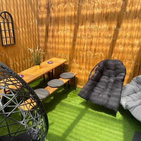 3 Double Bed Brittania Styled Central Home Near Lfc Sleeps 6 With Free Business Super Fast Fibre Broadband Liverpool Eksteriør billede