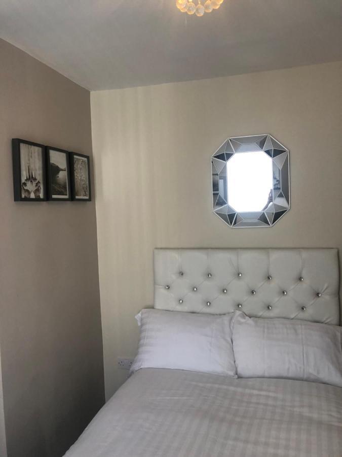 3 Double Bed Brittania Styled Central Home Near Lfc Sleeps 6 With Free Business Super Fast Fibre Broadband Liverpool Eksteriør billede