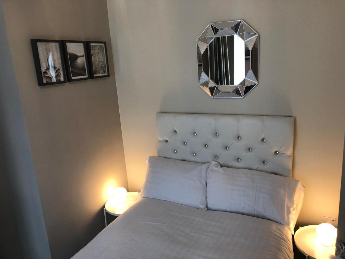 3 Double Bed Brittania Styled Central Home Near Lfc Sleeps 6 With Free Business Super Fast Fibre Broadband Liverpool Eksteriør billede