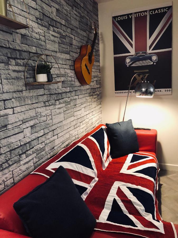 3 Double Bed Brittania Styled Central Home Near Lfc Sleeps 6 With Free Business Super Fast Fibre Broadband Liverpool Eksteriør billede