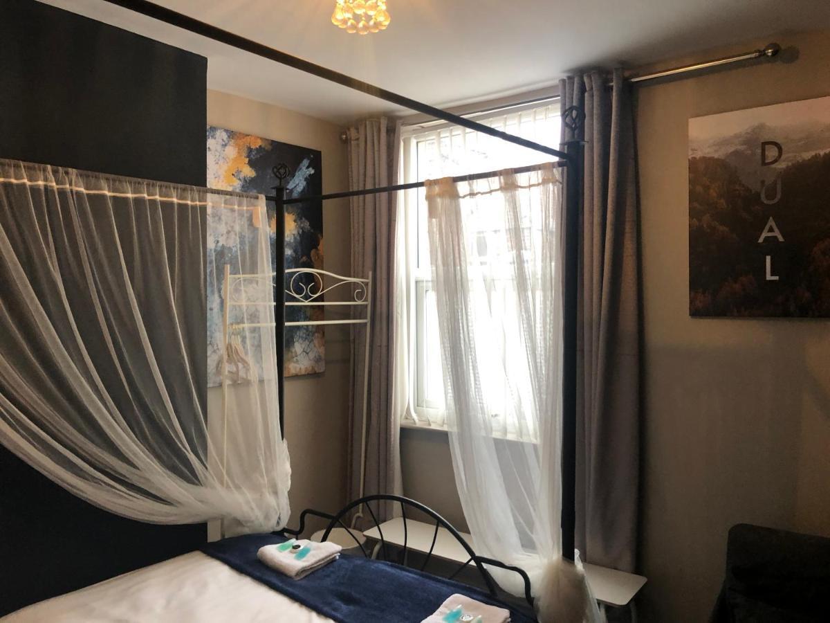 3 Double Bed Brittania Styled Central Home Near Lfc Sleeps 6 With Free Business Super Fast Fibre Broadband Liverpool Eksteriør billede