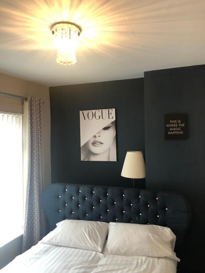 3 Double Bed Brittania Styled Central Home Near Lfc Sleeps 6 With Free Business Super Fast Fibre Broadband Liverpool Eksteriør billede