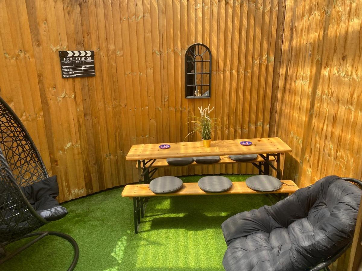 3 Double Bed Brittania Styled Central Home Near Lfc Sleeps 6 With Free Business Super Fast Fibre Broadband Liverpool Eksteriør billede
