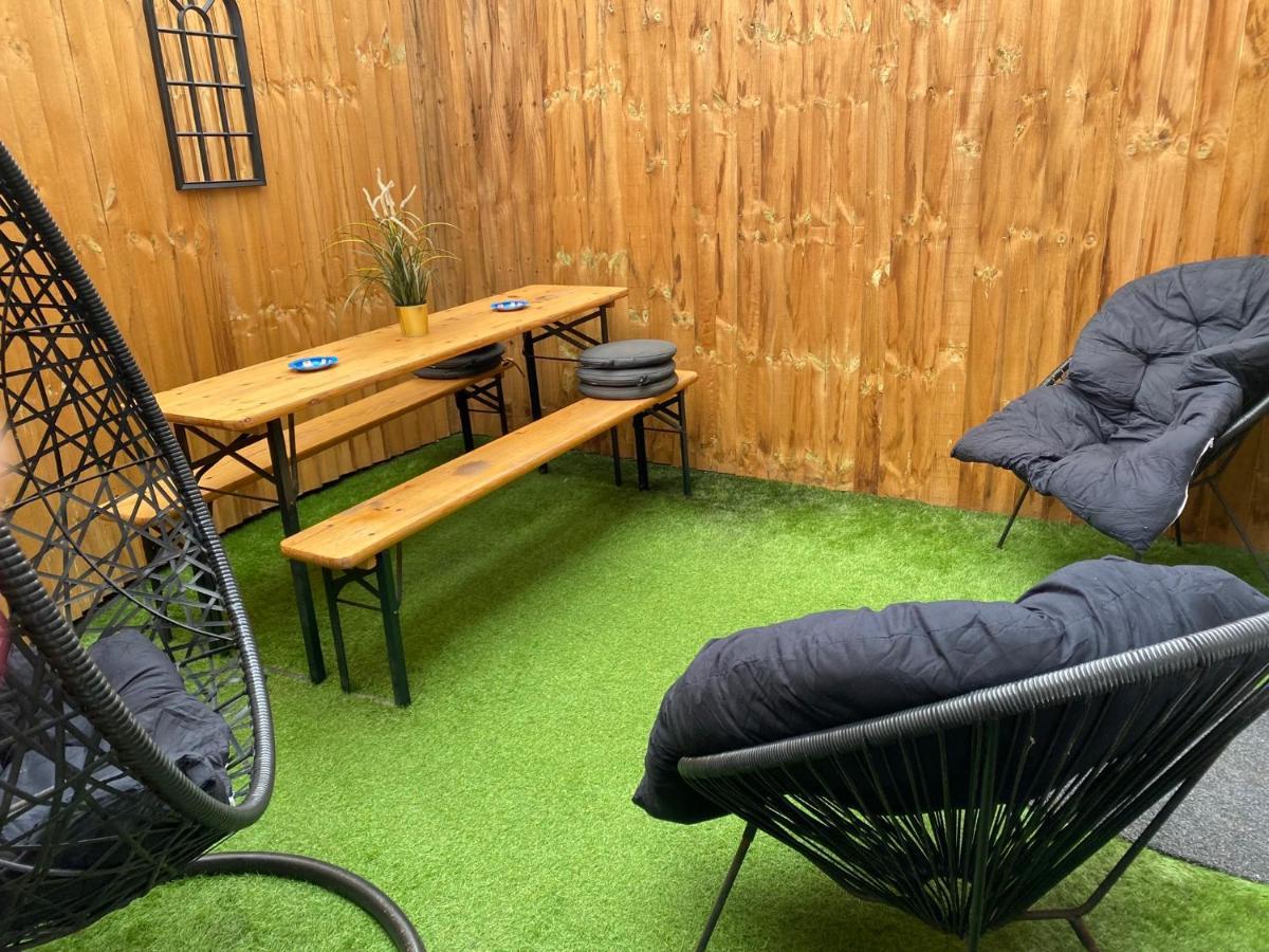 3 Double Bed Brittania Styled Central Home Near Lfc Sleeps 6 With Free Business Super Fast Fibre Broadband Liverpool Eksteriør billede