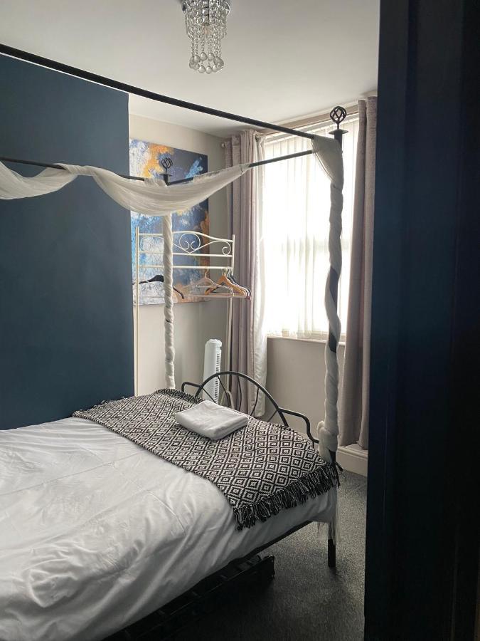 3 Double Bed Brittania Styled Central Home Near Lfc Sleeps 6 With Free Business Super Fast Fibre Broadband Liverpool Eksteriør billede