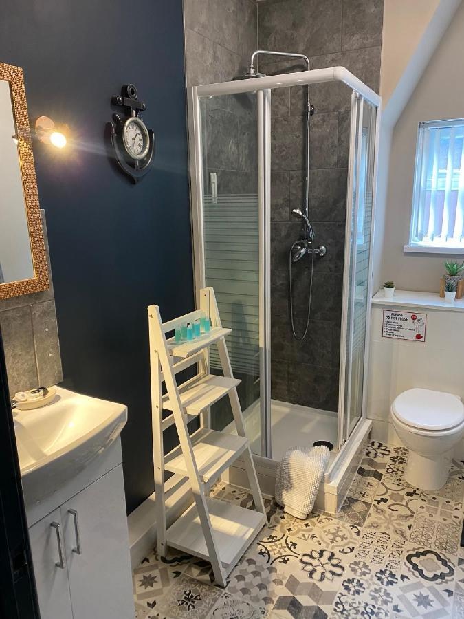 3 Double Bed Brittania Styled Central Home Near Lfc Sleeps 6 With Free Business Super Fast Fibre Broadband Liverpool Eksteriør billede