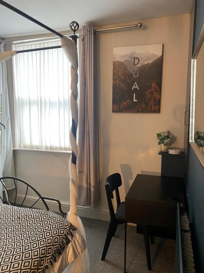 3 Double Bed Brittania Styled Central Home Near Lfc Sleeps 6 With Free Business Super Fast Fibre Broadband Liverpool Eksteriør billede